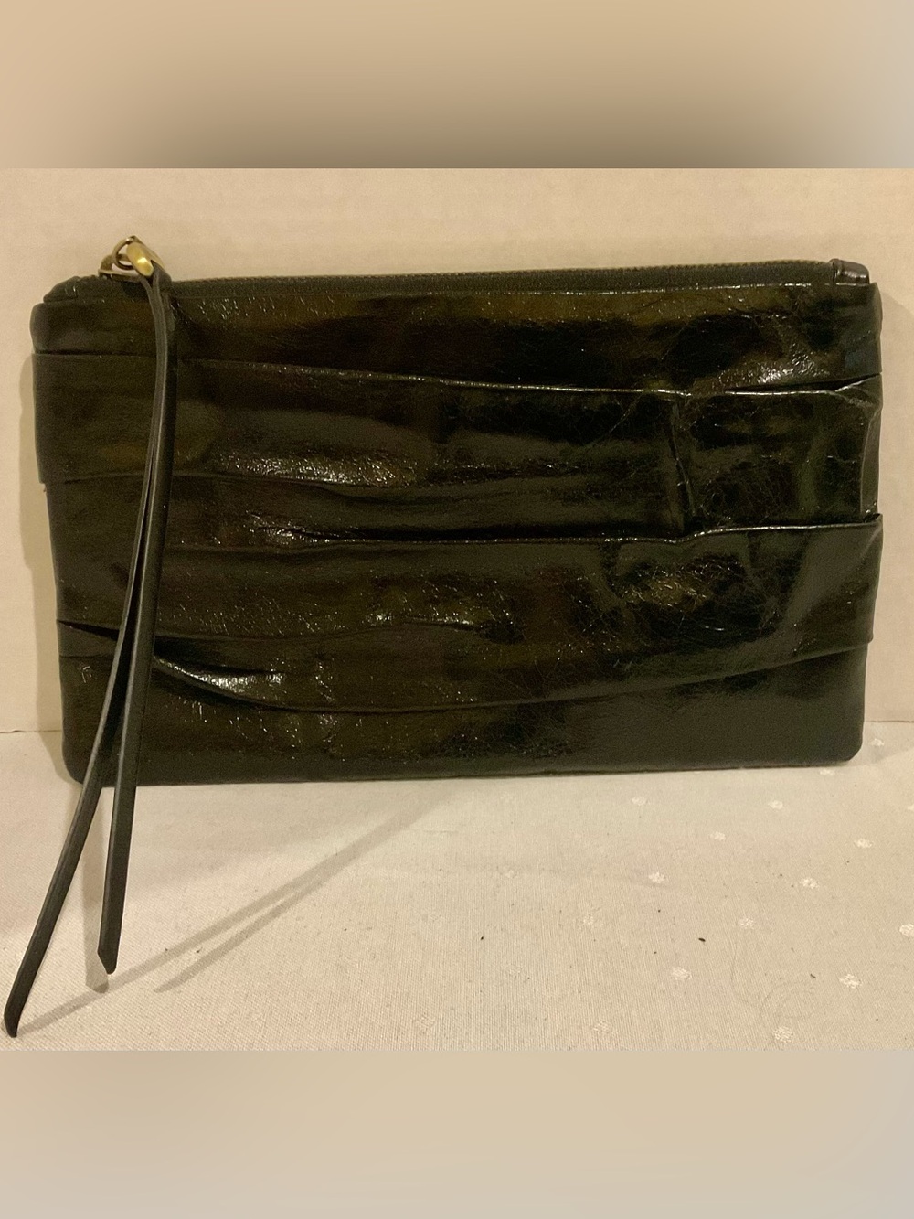 HOBO INTERNATIONAL WAVER BLACK LEATHER  CLUTCH WRISTLET PULL OUT STRAP - NEW